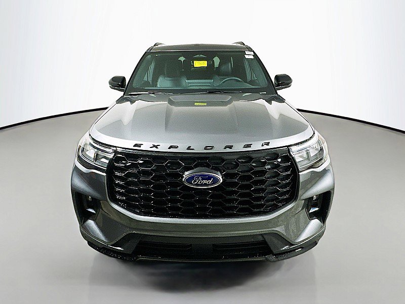 New 2026 Ford Explorer ST-Line image 2
