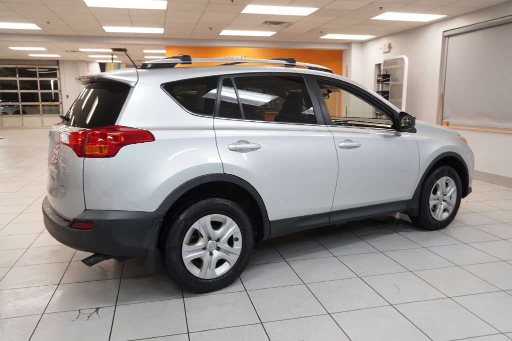 Used 2014 Toyota RAV4 LE AWD/4WD image 11