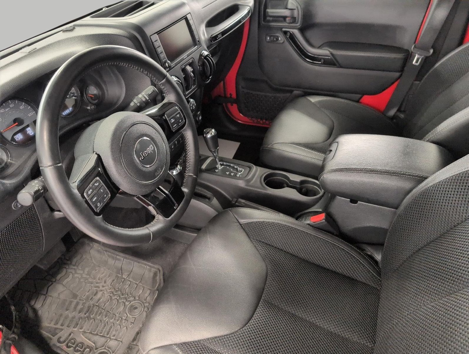 Used 2017 Jeep Wrangler Unlimited Sahara AWD/4WD image 10
