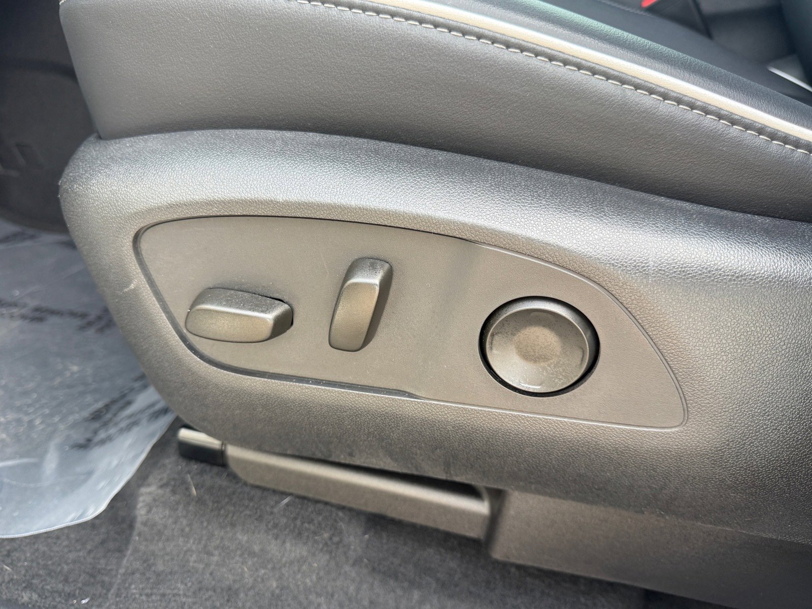 Used 2025 Buick Enclave Sport Touring w/ Power Package image 12