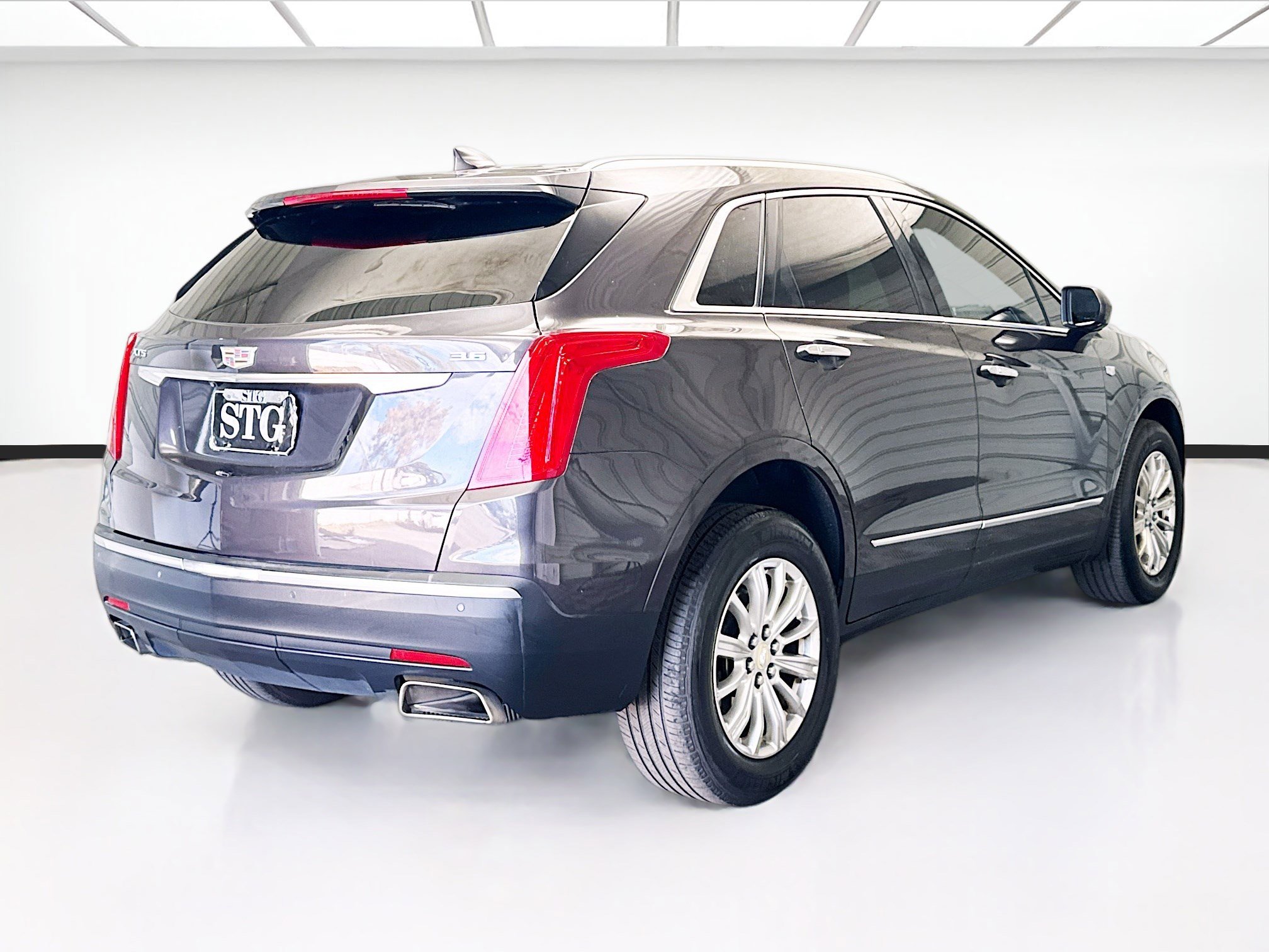 Used 2017 Cadillac XT5 FWD image 4