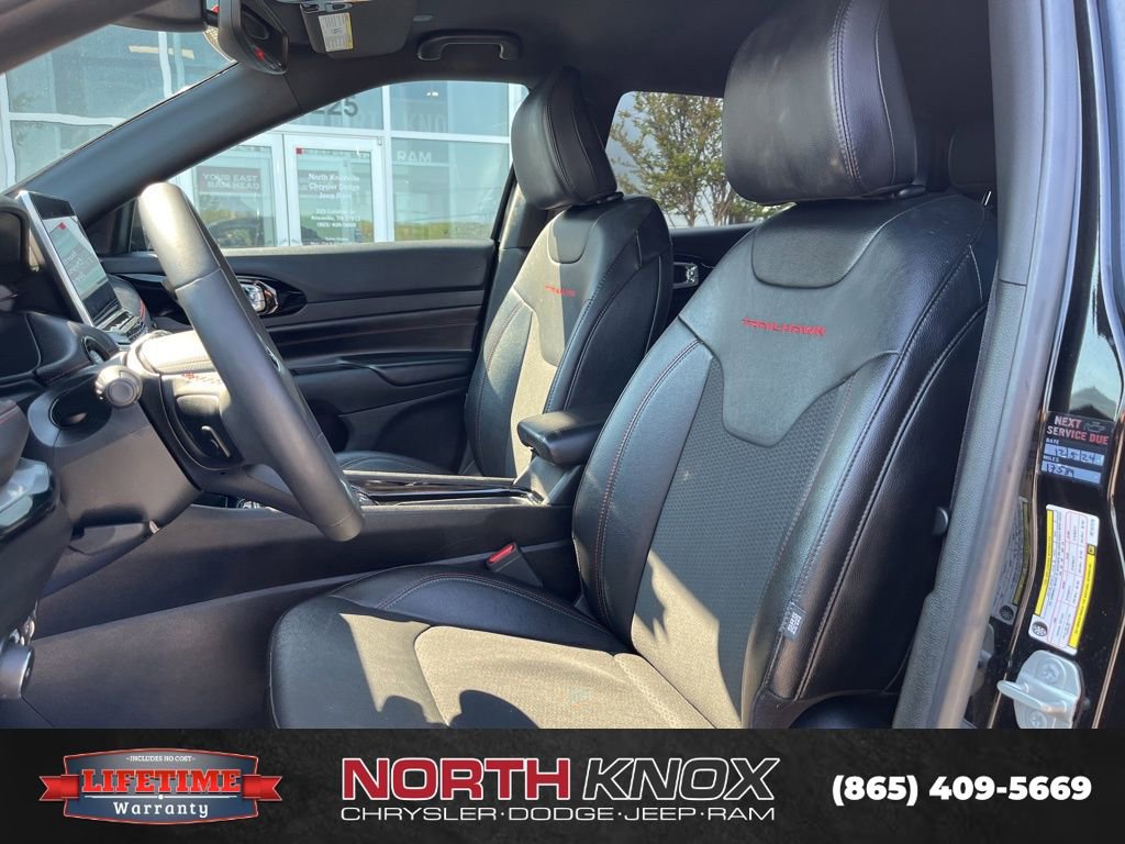 Used 2024 Jeep Compass Trailhawk AWD/4WD image 4