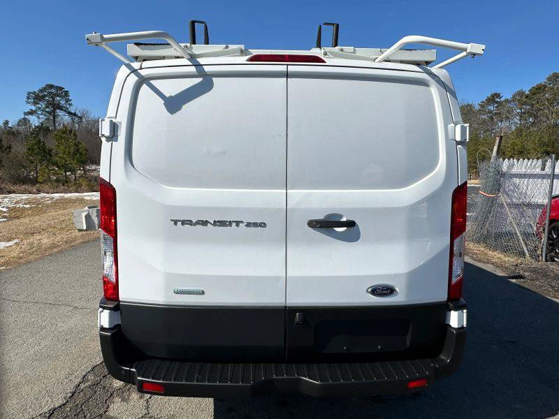 Used 2019 Ford Transit 250 130 Low Roof RWD image 5