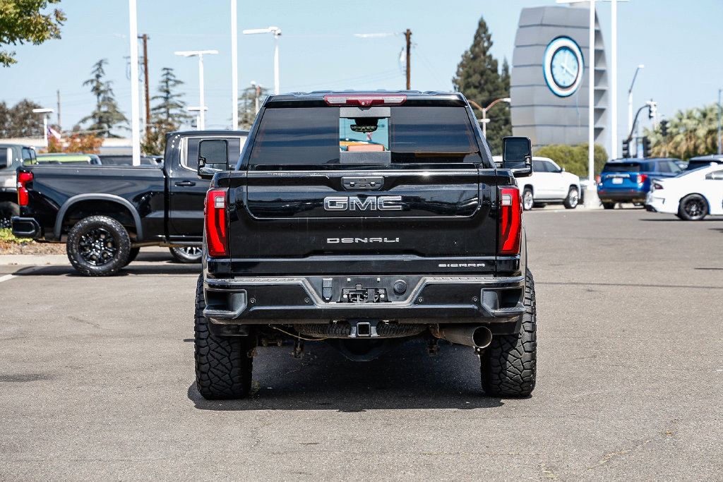 Used 2024 GMC Sierra 2500 Denali Ultimate AWD/4WD image 3