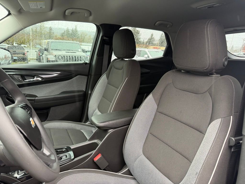 Used 2025 Chevrolet TrailBlazer LS w/ LS Convenience Package image 14