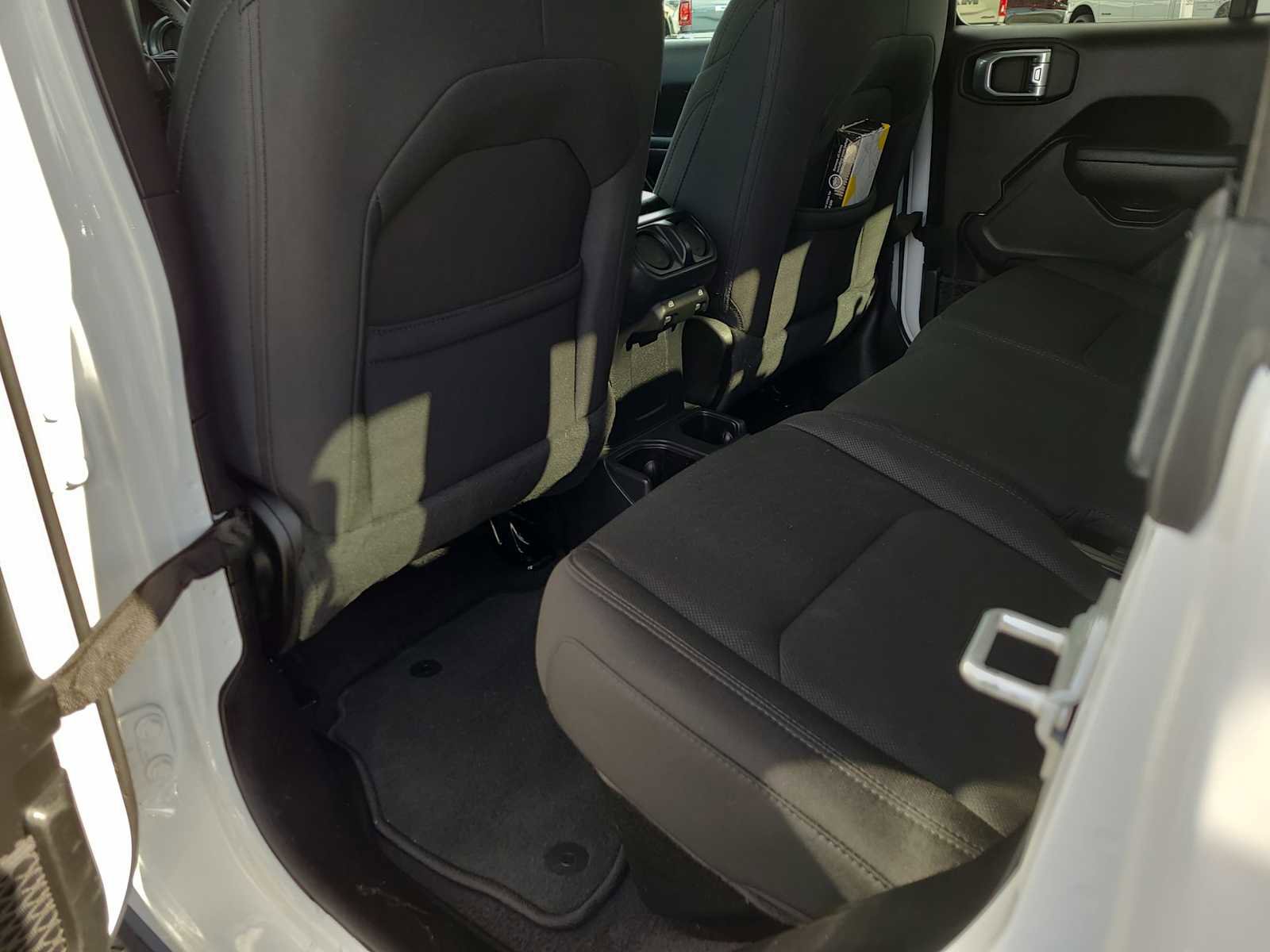 Used 2021 Jeep Gladiator Sport image 20