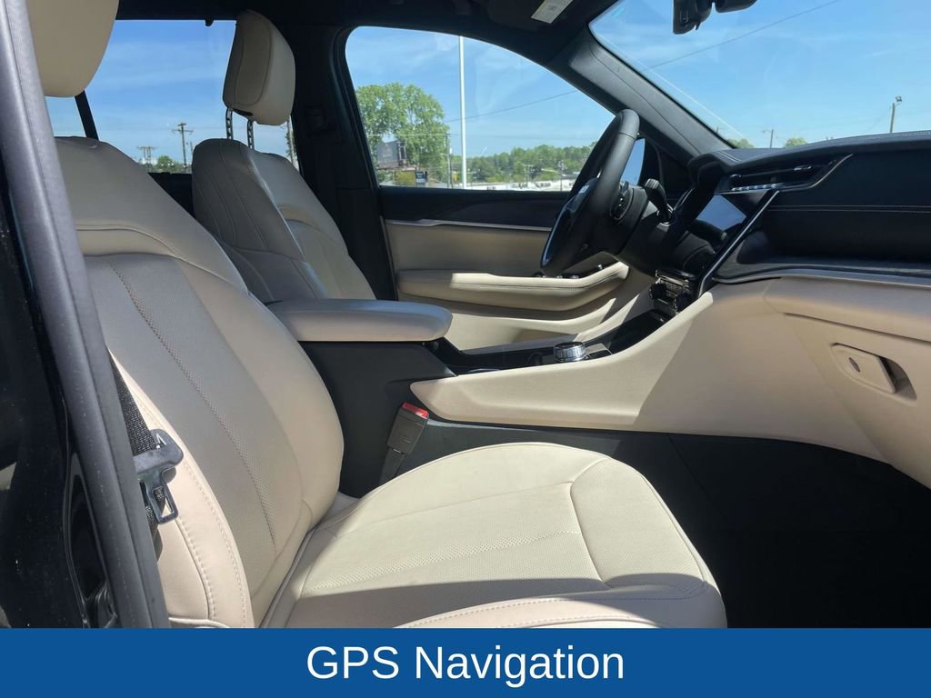 Certified 2025 Jeep Grand Cherokee Limited w/ Luxury Tech Group II image 16