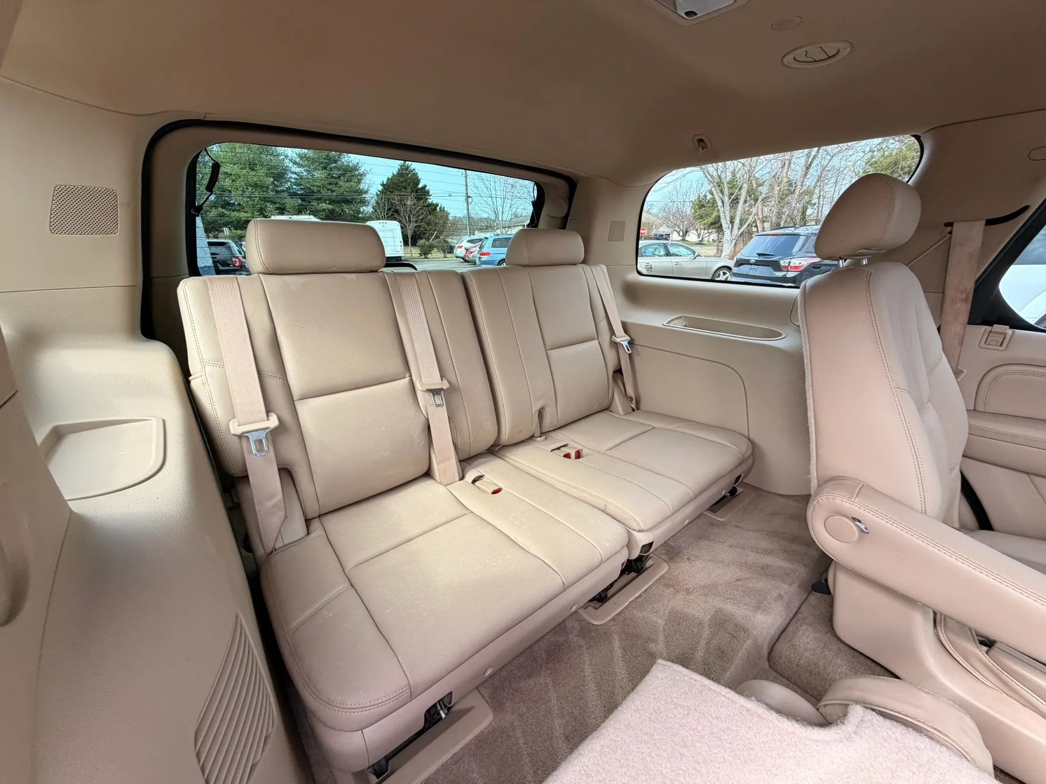 Used 2010 Cadillac Escalade Premium image 20