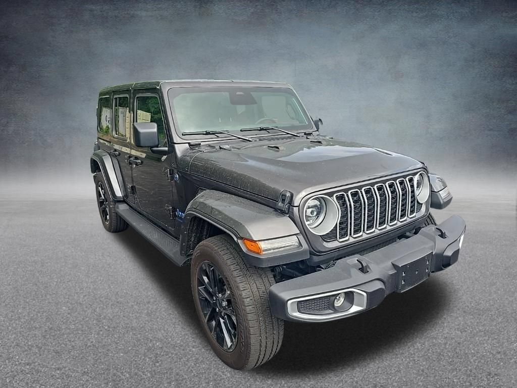 Used 2025 Jeep Wrangler Unlimited Sahara AWD/4WD image 10