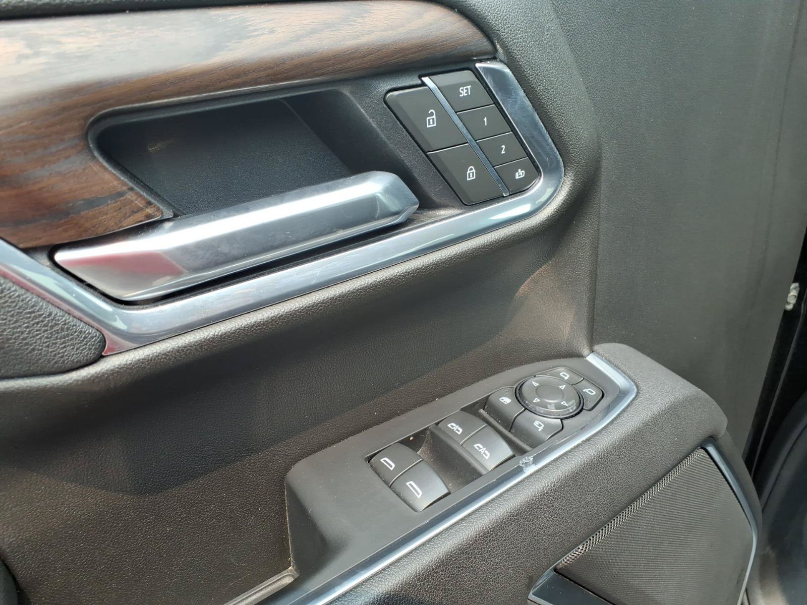 Used 2025 GMC Sierra 1500 SLT AWD/4WD image 21