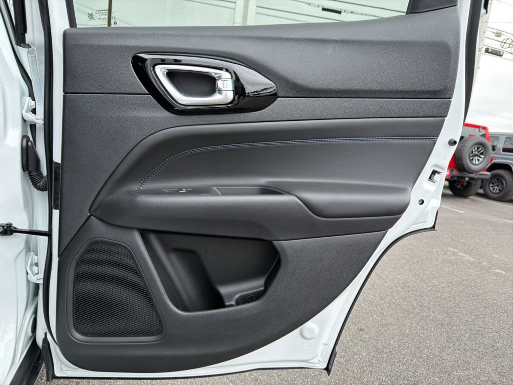 New 2026 Jeep Compass Latitude image 15