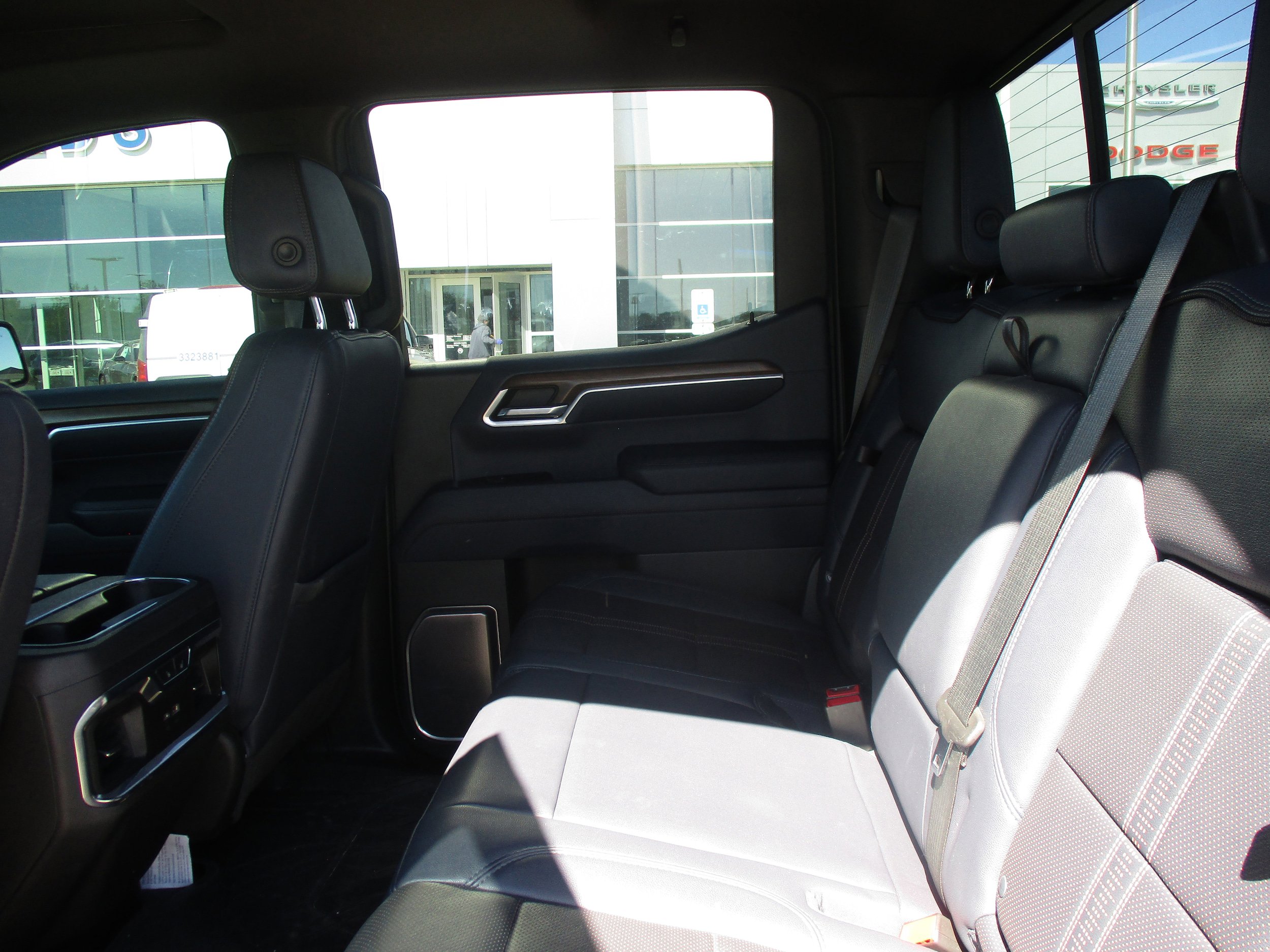 Used 2022 Chevrolet Silverado 1500 High Country w/ High Country Premium Package AWD/4WD image 17