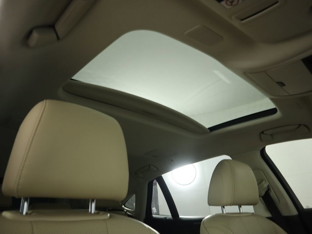 Used 2018 Lexus LS 500 w/ Accessory Package (Z2) image 19