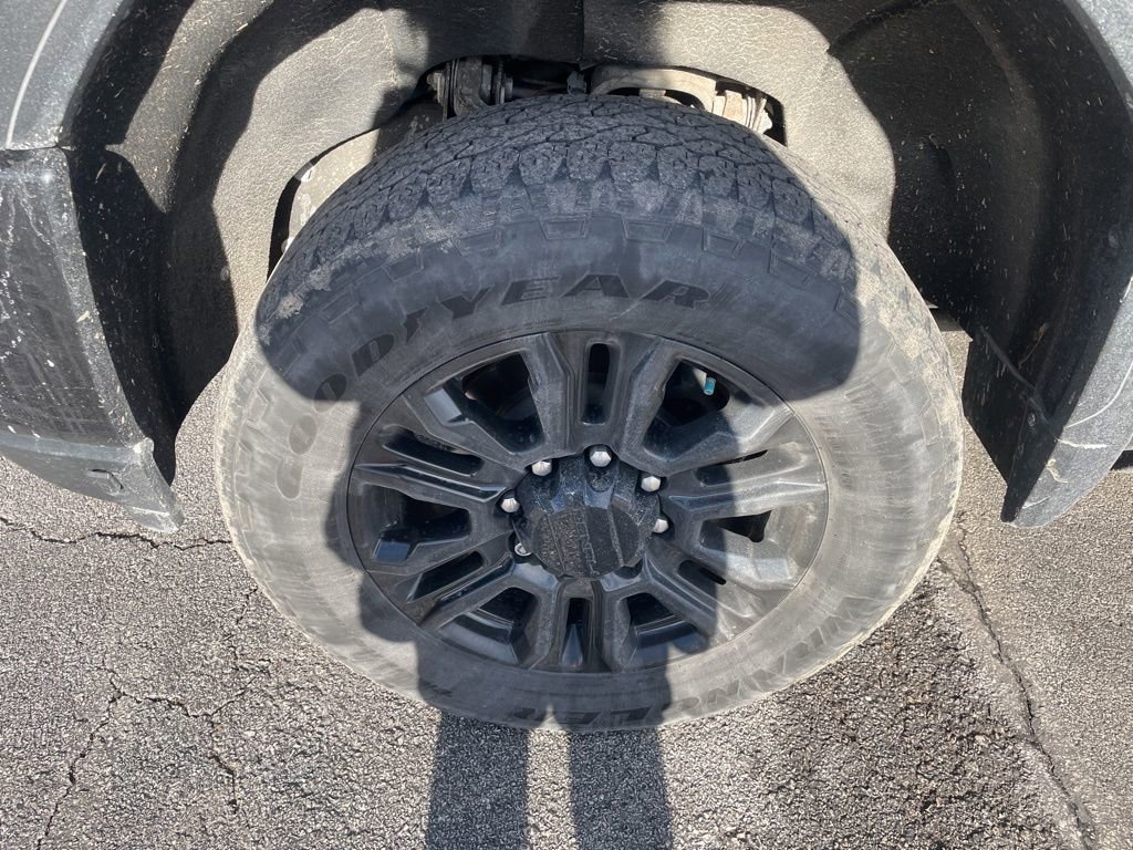 Used 2021 GMC Sierra 3500 Denali w/ Denali Black Diamond Edition image 13