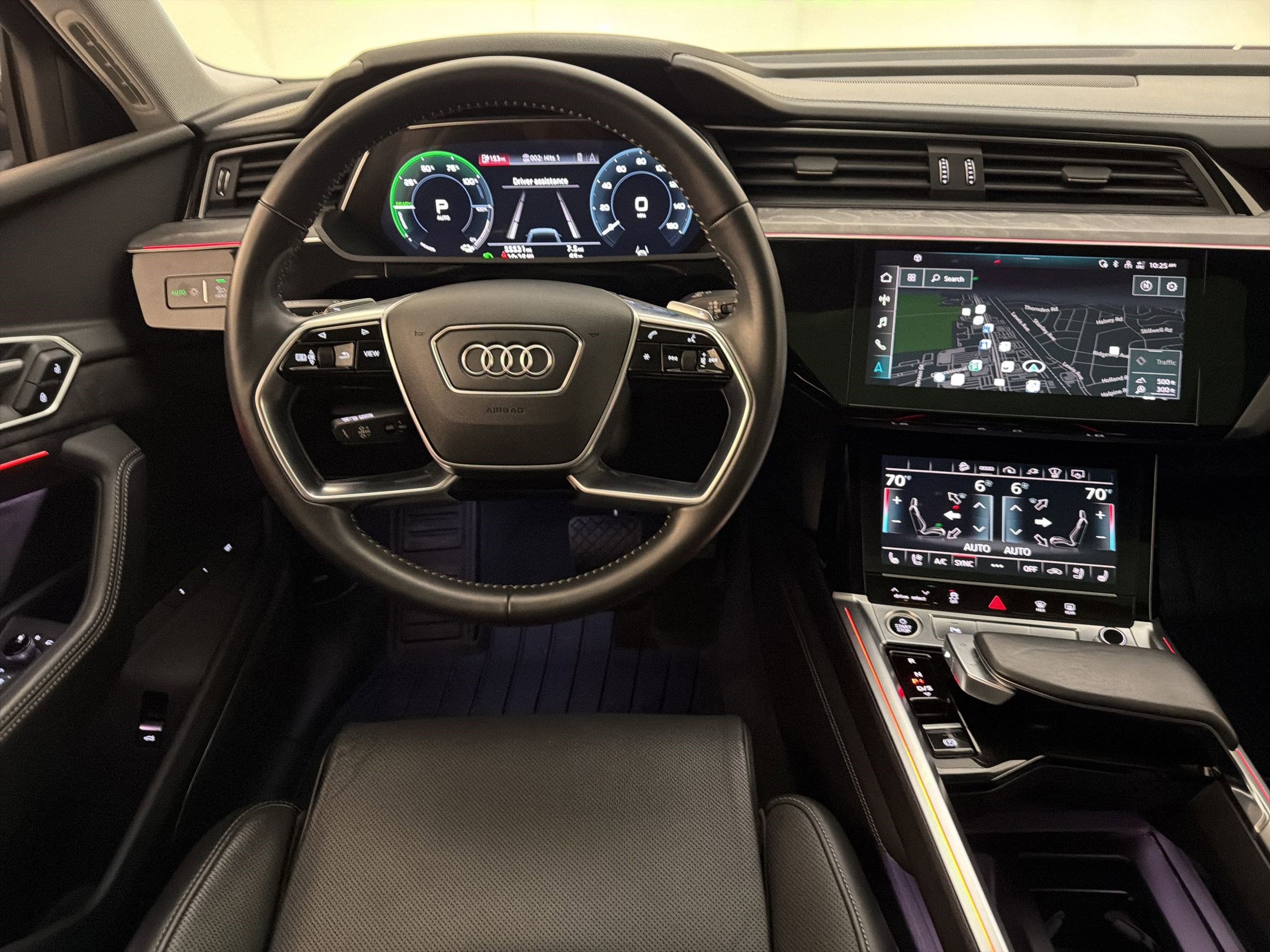 Used 2021 Audi e-tron Prestige w/ Prestige Package image 27