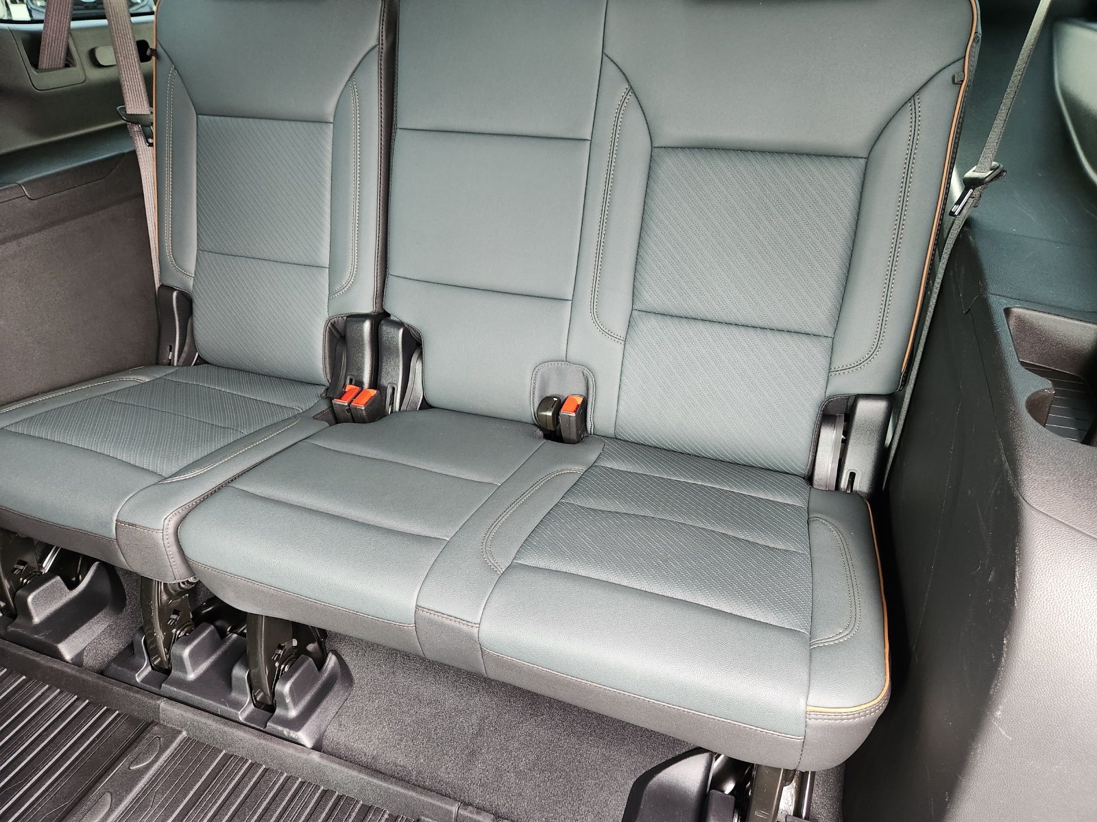 Used 2026 GMC Yukon XL AT4 w/ AT4 Premium Plus Package AWD/4WD image 34