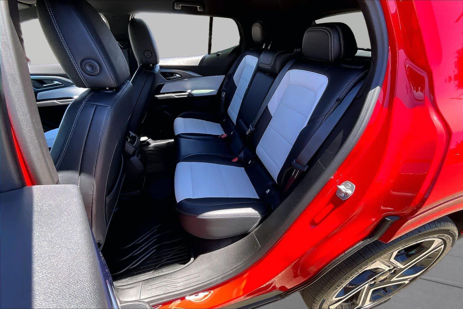 Used 2024 Chevrolet Equinox EV LT w/ Active Safety Package 3 FWD image 20