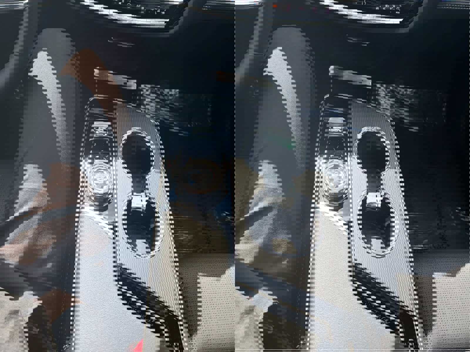 Used 2024 Cadillac Lyriq Luxury w/ LPO, Floor Liner Package AWD/4WD image 21