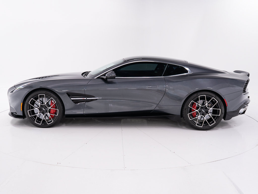 Used 2025 Aston Martin Vanquish RWD image 2