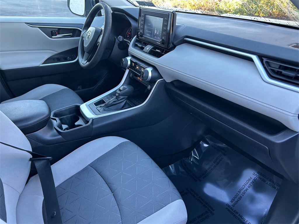 Used 2021 Toyota RAV4 XLE image 11