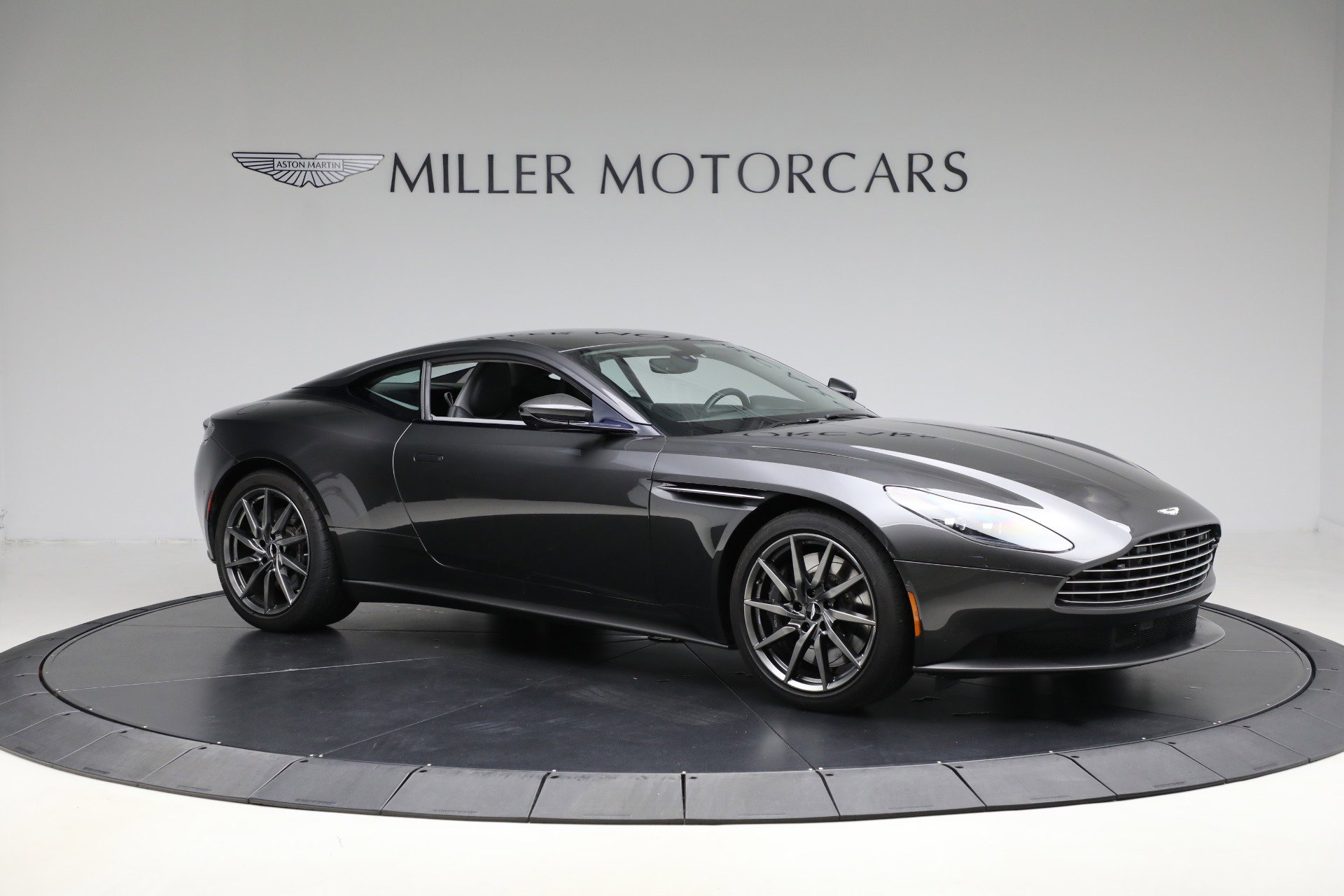 Used 2019 Aston Martin DB11 V8 image 10