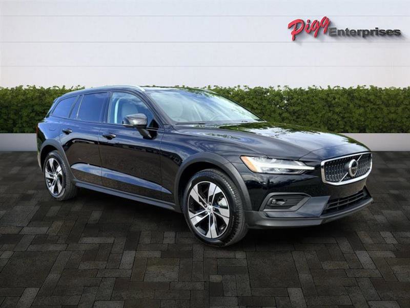 Used 2024 Volvo V60 B5 Cross Country Plus image 9
