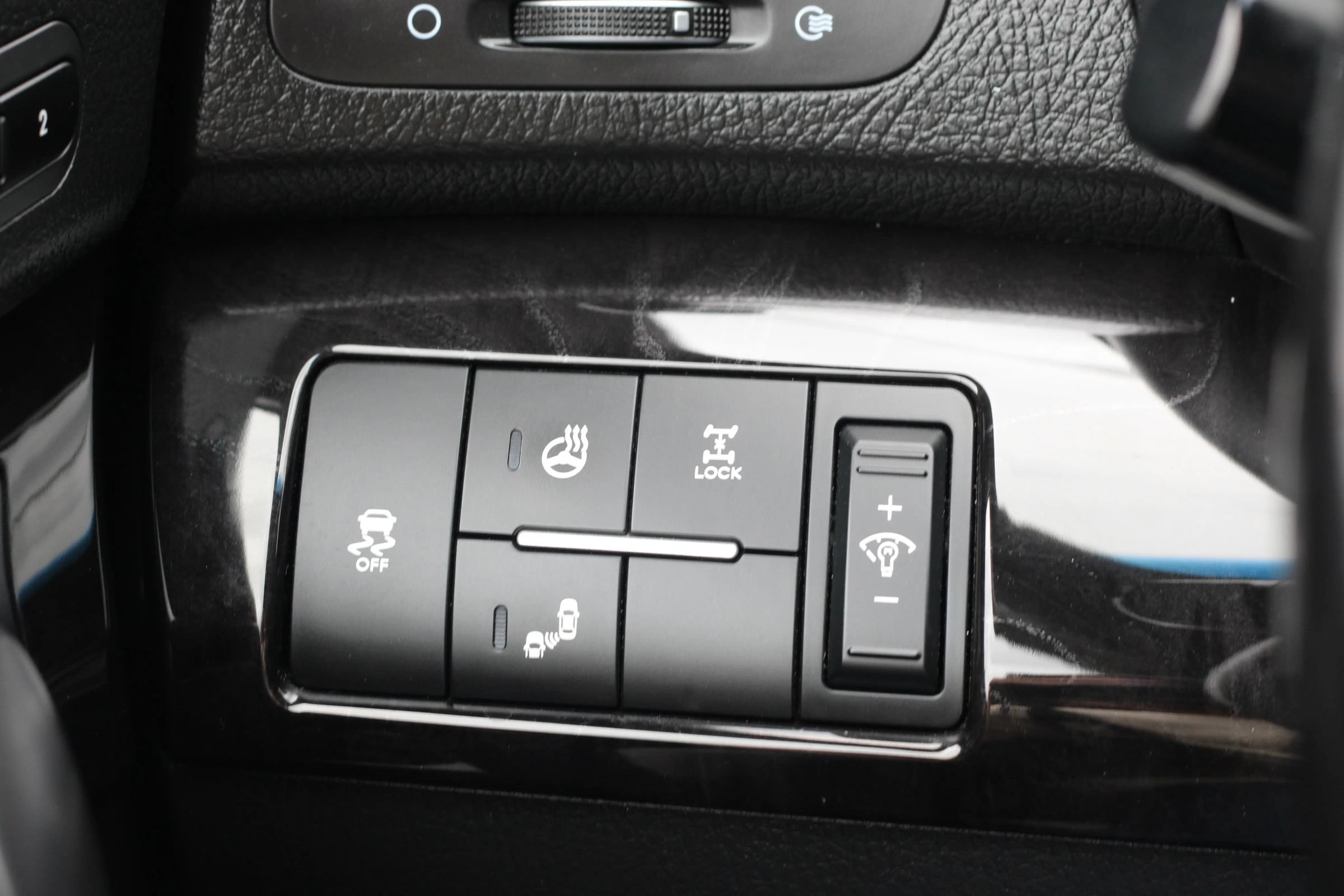 Used 2014 Kia Sorento SX w/ 3rd Row Package AWD/4WD image 21