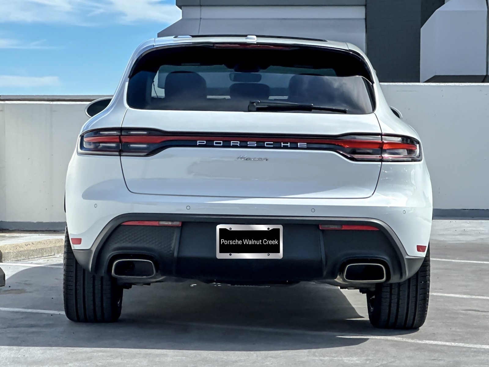 Certified 2026 Porsche Macan AWD/4WD image 8