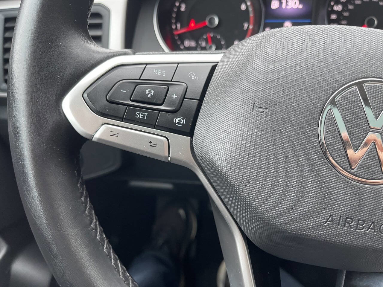 Used 2021 Volkswagen Atlas SE w/ Panoramic Sunroof Package image 36