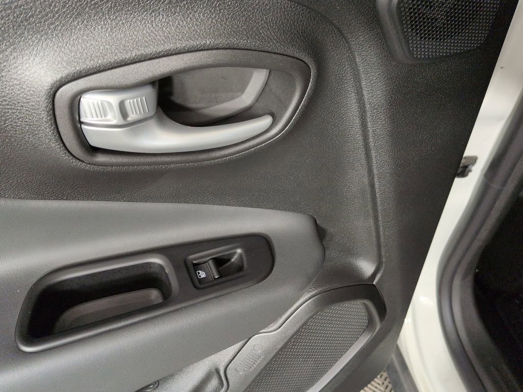 Certified 2023 Jeep Renegade Latitude w/ Sun/Sound Group image 30