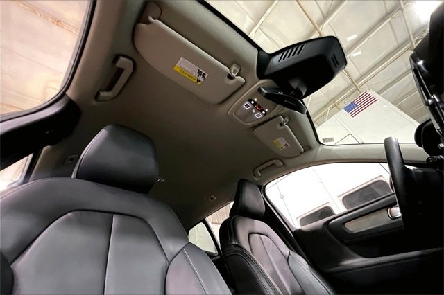 Certified 2023 Volvo XC40 B5 Core w/ Convenience Package image 23