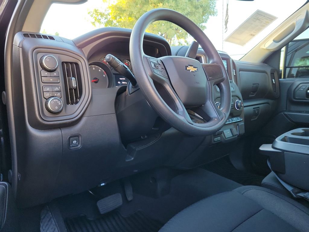 Used 2025 Chevrolet Silverado 2500 Custom w/ Custom Value Package image 8