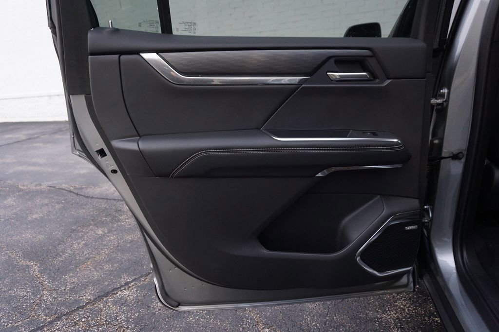 Used 2025 GMC Acadia Elevation FWD image 29