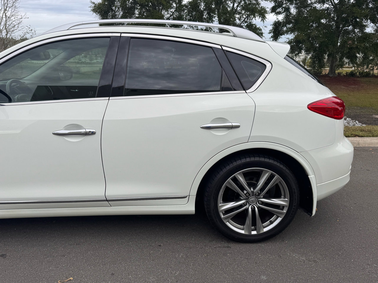 Used 2015 INFINITI QX50 AWD image 9