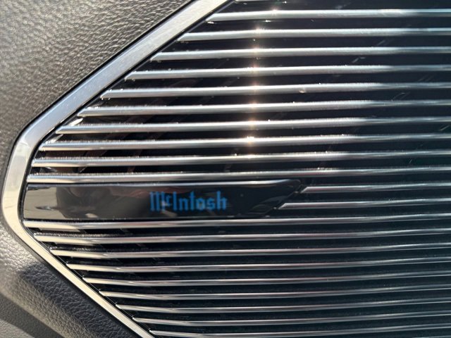 Used 2022 Jeep Grand Cherokee Overland w/ Luxury Tech Group IV image 23