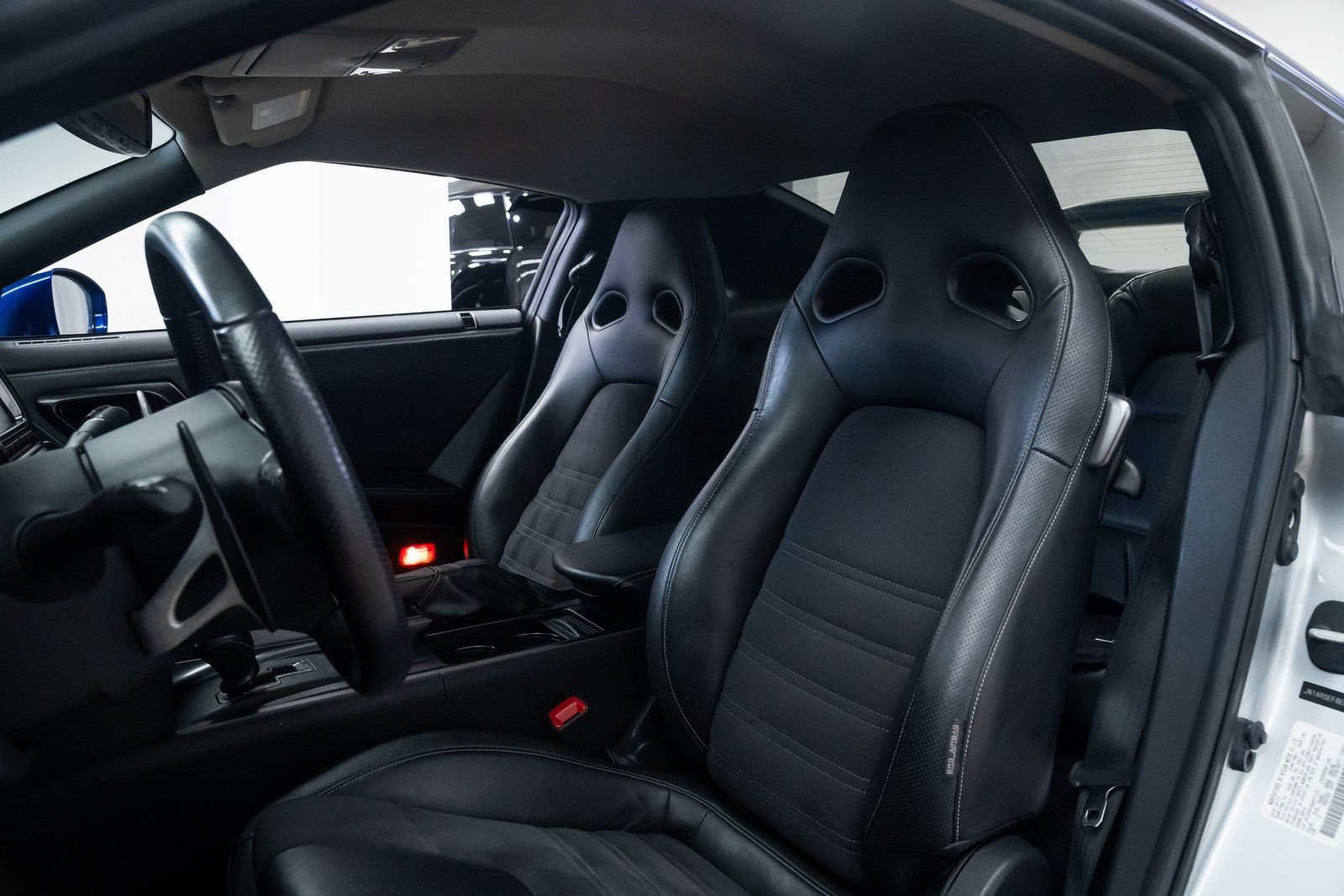 Used 2014 Nissan GT-R Premium AWD/4WD image 16
