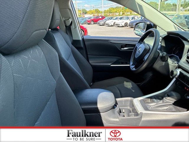 Used 2025 Toyota RAV4 XLE AWD/4WD image 23