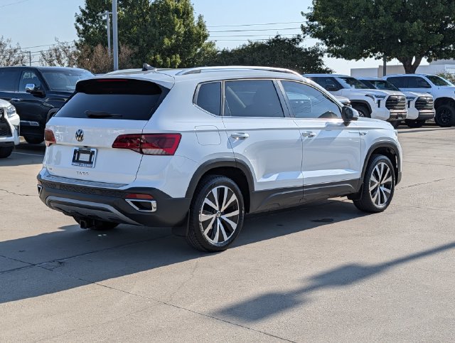 Used 2024 Volkswagen Taos SE FWD image 6