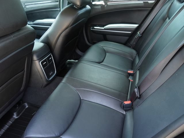 Certified 2022 Chrysler 300 Touring L RWD image 13
