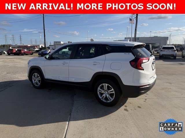 Used 2024 GMC Terrain SLE image 9