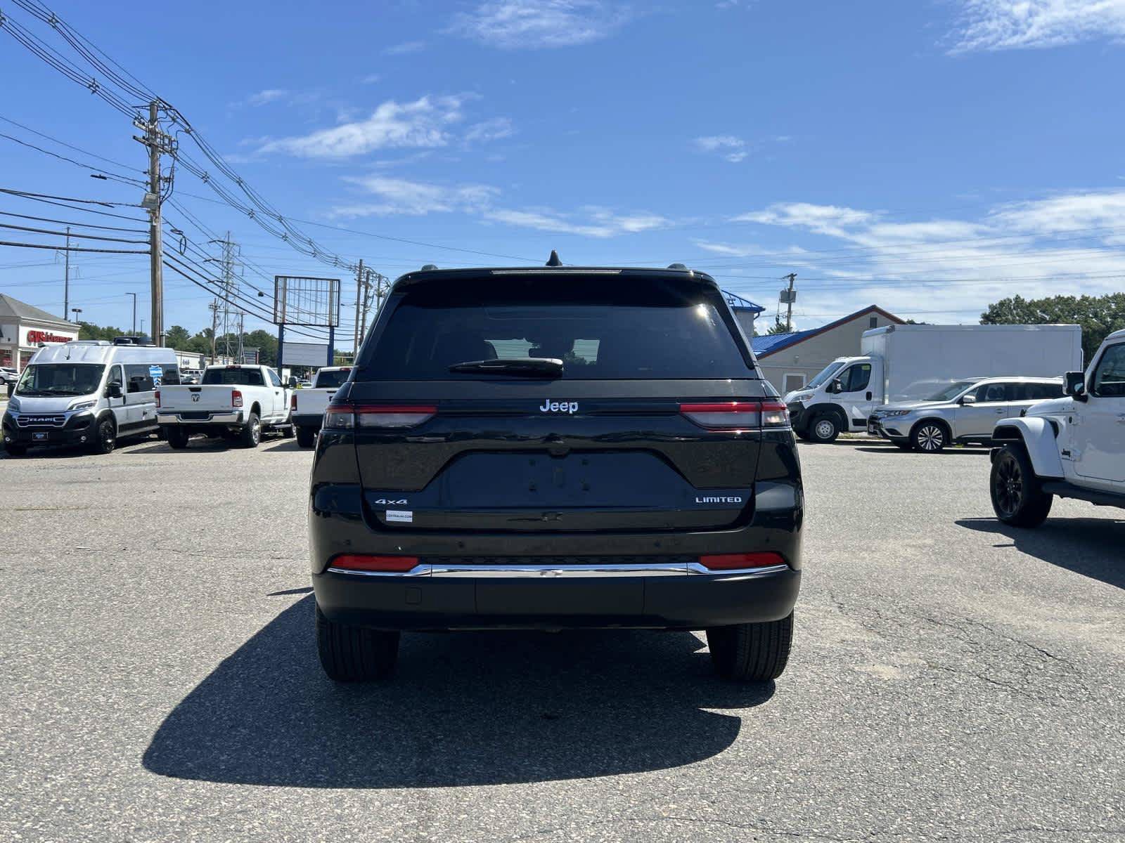 Certified 2024 Jeep Grand Cherokee Limited AWD/4WD image 4