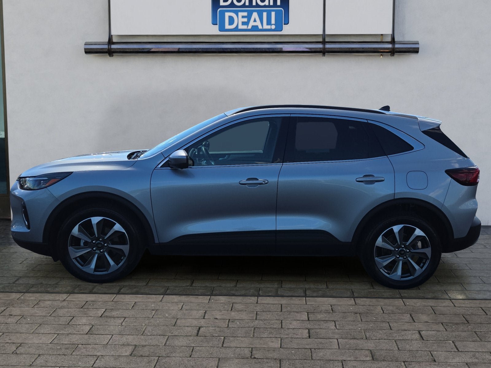 Used 2023 Ford Escape Platinum AWD/4WD image 6