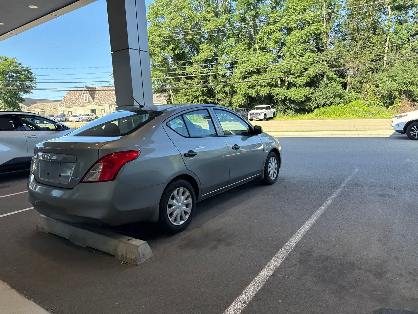Used 2013 Nissan Versa S FWD image 8