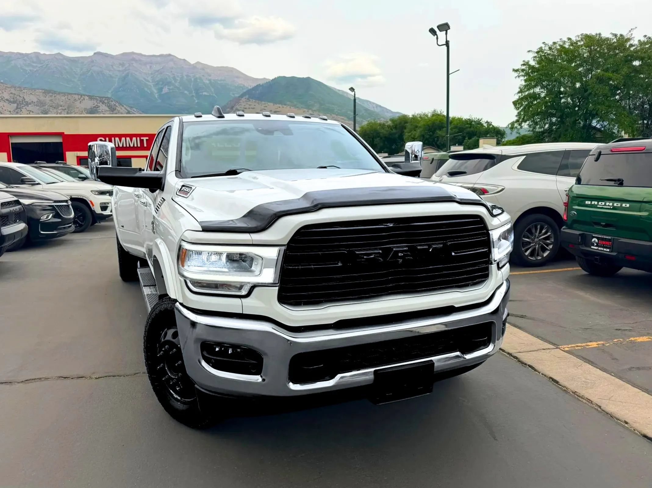 Used 2019 RAM 3500 Laramie AWD/4WD image 2