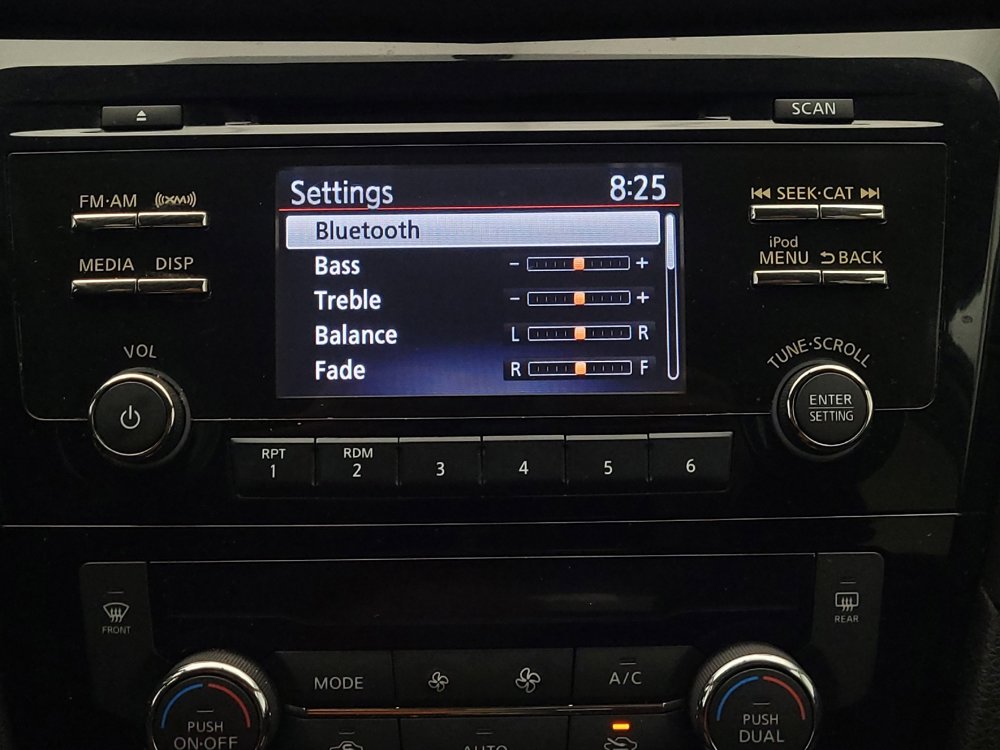 Used 2017 Nissan Rogue SV image 25