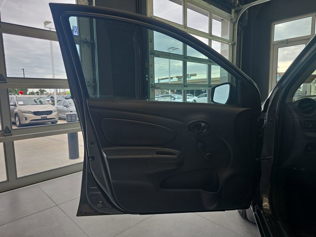 Used 2016 Nissan Versa S Plus image 11