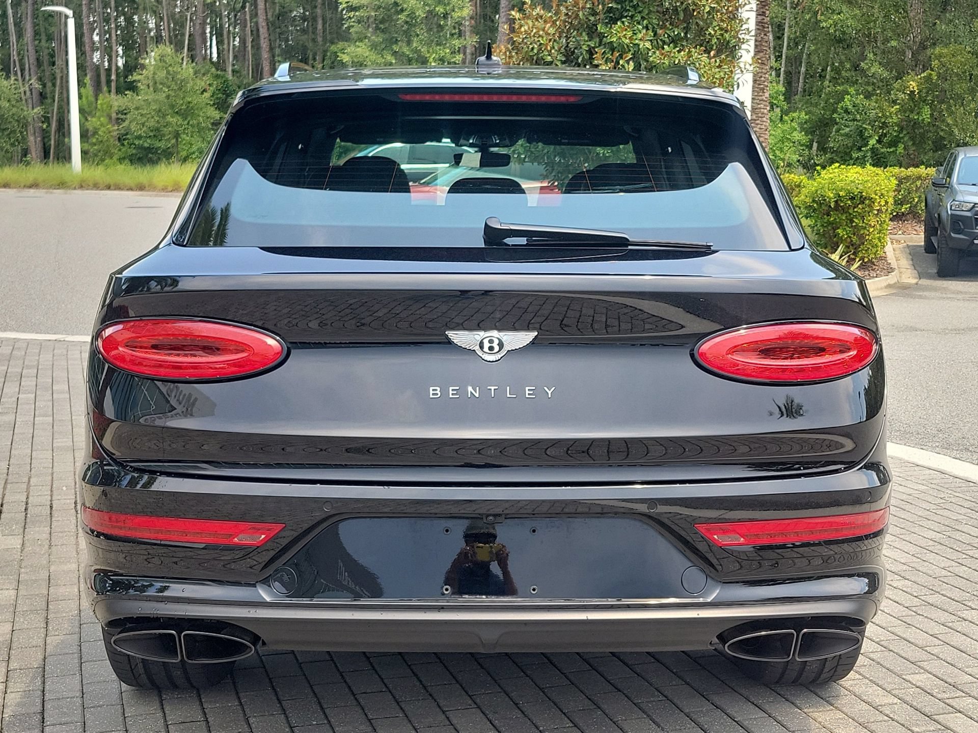 Certified 2023 Bentley Bentayga AWD/4WD image 10