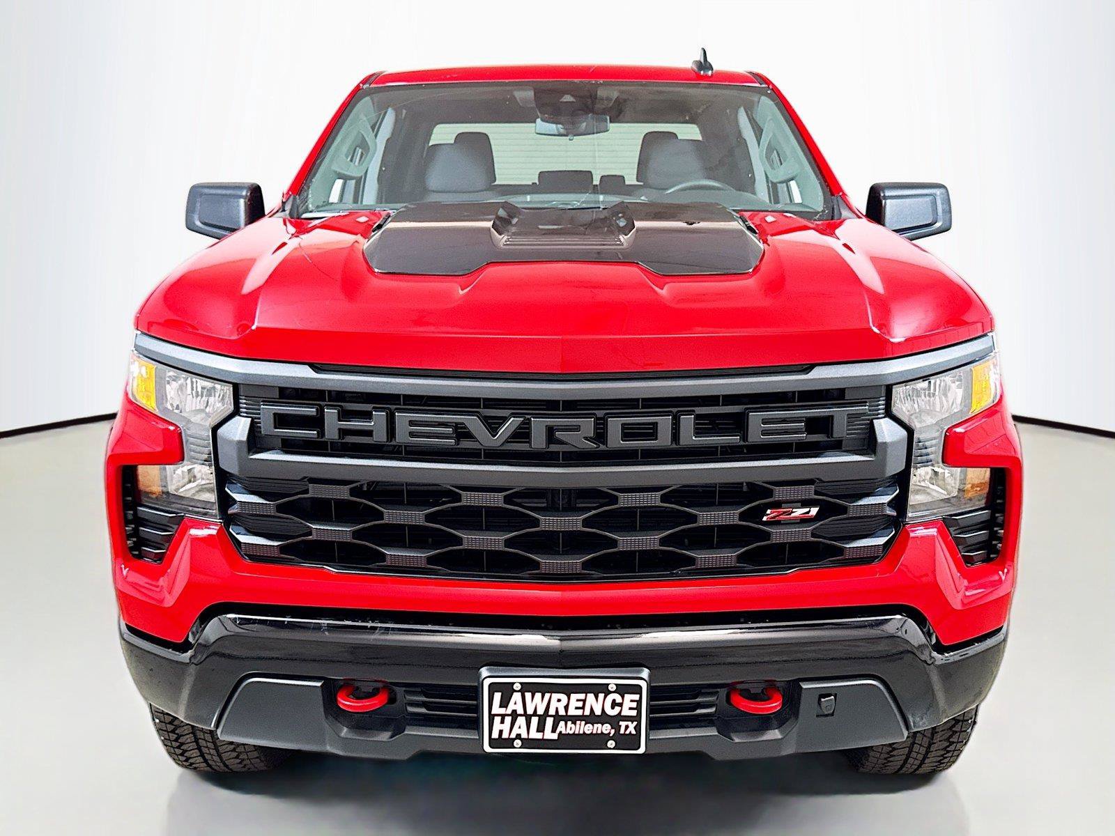 New 2026 Chevrolet Silverado 1500 Custom Trail Boss w/ LPO, Dark Essentials Package AWD/4WD image 2