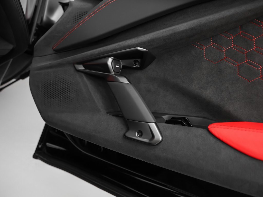 Used 2024 Lamborghini Revuelto image 30