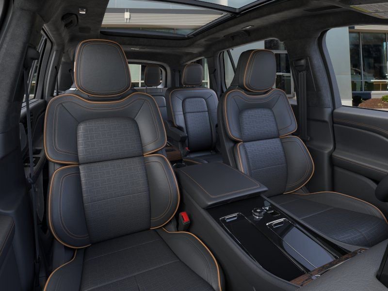 New 2026 Lincoln Aviator Black Label w/ Black Label Special Edition AWD/4WD image 10